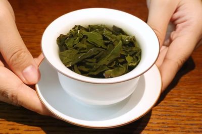 滿桌小海鮮，呷茶話仙 安溪鐵觀音里的地道閩南食鮮法則